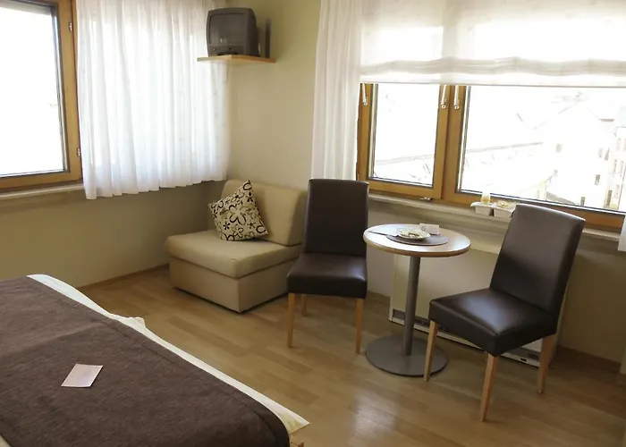 Garni Haus Weiskopf Гостевой дом Трир